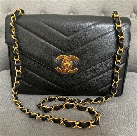 second hand chanel - Authentic Pre.